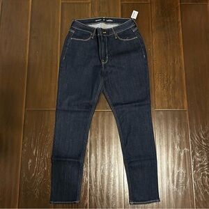 NWT Old Navy high-rise super skinny women’s size 10 short
